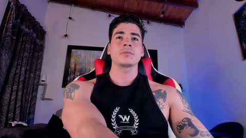 Snapshot of liamwyatt_ chatting on December 14, 3:18 am liamwyatt_ online show from December 14, 3:18 am