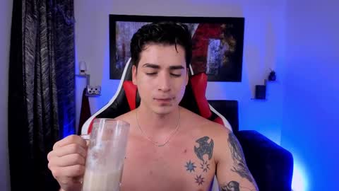 Snapshot of liamwyatt_ chatting on February 16, 3:26 am liamwyatt_ online show from February 16, 3:26 am