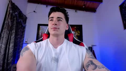 Snapshot of liamwyatt_ chatting on February 22, 3:23 am liamwyatt_ online show from February 22, 3:23 am