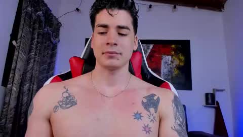 Snapshot of liamwyatt_ chatting on February 25, 3:52 am liamwyatt_ online show from February 25, 3:52 am