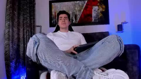 liamwyatt_ online show from June 6, 3:33 am