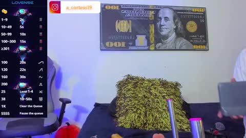    online show from December 7, 1:51 pm