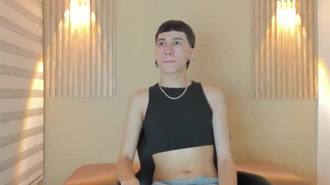 lian_cameron online show from February 18, 3:46 am