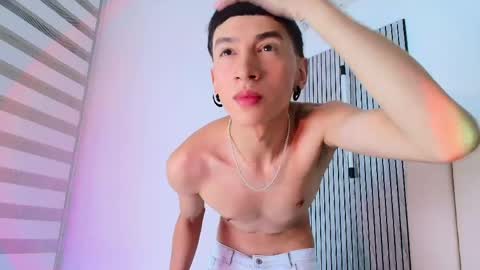 Snapshot of lian_cameron chatting on June 3, 3:53 am lian_cameron online show from June 3, 3:53 am