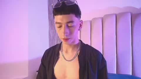 Snapshot of lian_cameron chatting on June 16, 3:31 am lian_cameron online show from June 16, 3:31 am