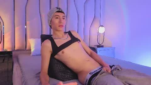 lian_cameron online show from June 27, 4:28 am