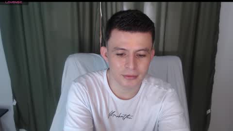 lian_eathan online show from October 28, 7:49 pm