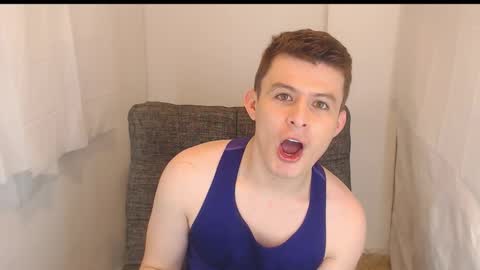 Snapshot of lian_eathan chatting on December 13, 7:53 pm lian_eathan online show from December 13, 7:53 pm