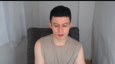 Snapshot of lian_eathan chatting on December 17, 2:28 am lian_eathan online show from December 17, 2:28 am