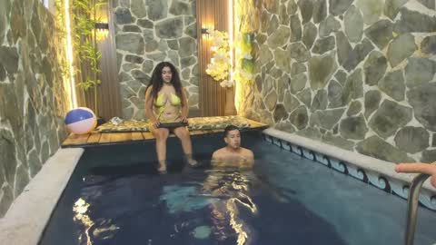 Snapshot of liana_asaff chatting on December 20, 7:39 pm Mistress Liana - Sir Asaf online show from December 20, 7:39 pm