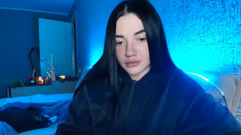 liana_diva online show from December 3, 8:40 pm