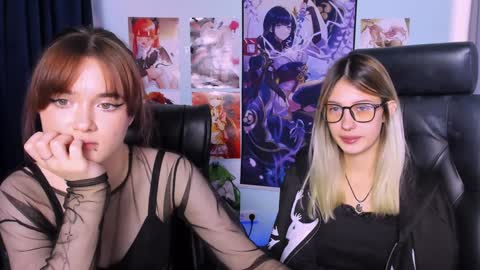 Snapshot of liana_kisses chatting on December 9, 12:40 pm Little Liana online show from December 9, 12:40 pm