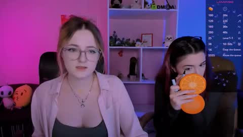 Snapshot of liana_kisses chatting on September 24, 12:52 pm Little Liana online show from September 24, 12:52 pm