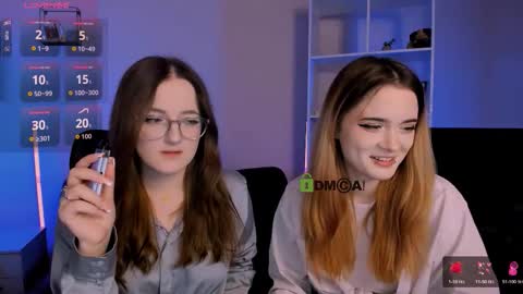 Snapshot of liana_kisses chatting on December 5, 8:27 pm Little Liana online show from December 5, 8:27 pm