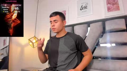 lianfox_ online show from April 28, 12:32 pm