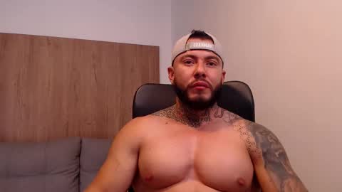 Snapshot of lianjones9 chatting on October 25, 5:40 pm lianjones9 online show from October 25, 5:40 pm
