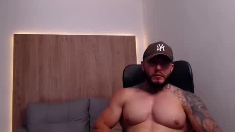 Snapshot of lianjones9 chatting on November 1, 6:21 pm lianjones9 online show from November 1, 6:21 pm