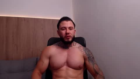 Snapshot of lianjones9 chatting on November 16, 6:02 pm lianjones9 online show from November 16, 6:02 pm