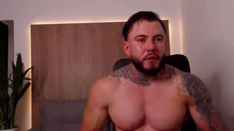 Snapshot of lianjones9 chatting on December 2, 8:59 pm lianjones9 online show from December 2, 8:59 pm