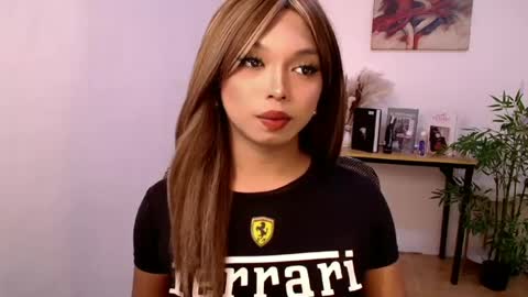 CALL ME LIANNA online show from May 29, 8:18 pm
