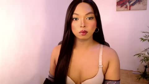 CALL ME LIANNA online show from July 24, 7:01 pm