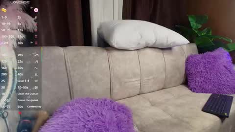 Snapshot of liaowen1 chatting on November 4, 7:18 am LIA online show from November 4, 7:18 am