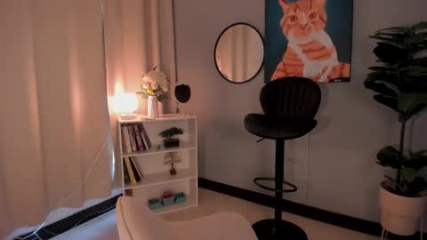 Snapshot of liapearce chatting on October 28, 12:30 pm Lia online show from October 28, 12:30 pm