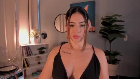 Snapshot of liapearce chatting on November 3, 12:39 pm Lia online show from November 3, 12:39 pm