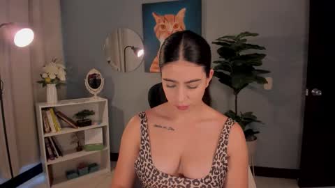 Lia online show from January 13, 2:00 pm