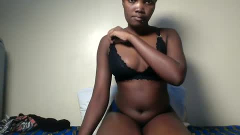 Snapshot of liapretty22 chatting on July 21, 4:59 am LYDIA online show from July 21, 4:59 am