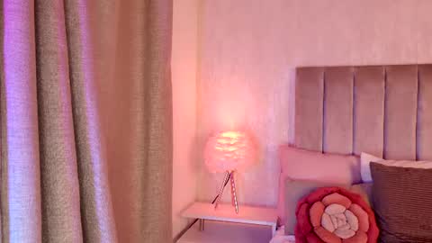 Liora online show from July 18, 10:35 pm