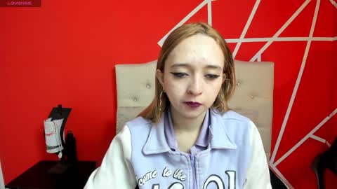 Snapshot of liaroberts1 chatting on December 24, 11:06 am Lia Roberts online show from December 24, 11:06 am