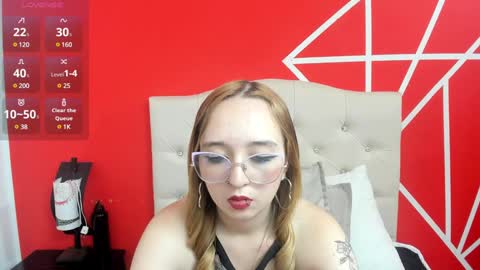 Snapshot of liaroberts1 chatting on January 10, 4:30 pm Lia Roberts online show from January 10, 4:30 pm
