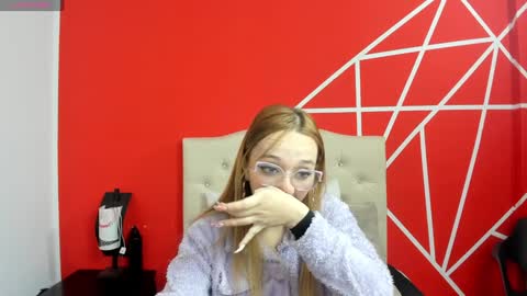 Snapshot of liaroberts1 chatting on January 13, 12:02 pm Lia Roberts online show from January 13, 12:02 pm