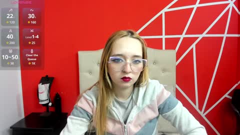 Snapshot of liaroberts1 chatting on January 14, 12:03 pm Lia Roberts online show from January 14, 12:03 pm