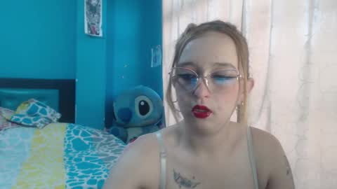 Snapshot of liaroberts1 chatting on January 25, 11:55 am Lia Roberts online show from January 25, 11:55 am