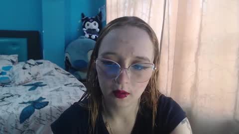 Snapshot of liaroberts1 chatting on March 10, 12:04 pm Lia Roberts online show from March 10, 12:04 pm