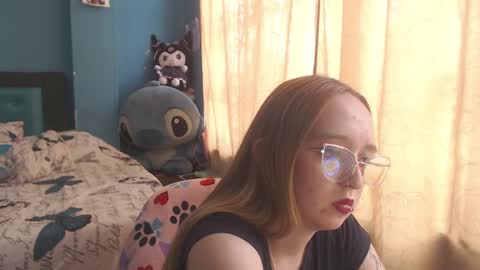 Snapshot of liaroberts1 chatting on March 10, 6:23 pm Lia Roberts online show from March 10, 6:23 pm