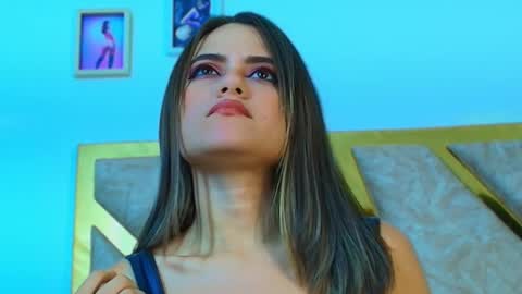 liaross online show from December 6, 7:23 pm