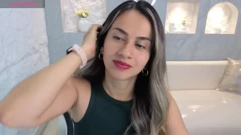 Snapshot of liat_white_tx chatting on September 24, 1:14 pm Online 800 to 1400 online show from September 24, 1:14 pm