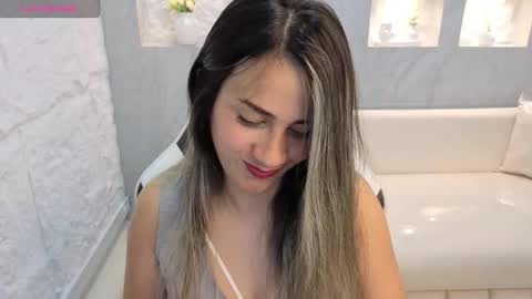 Snapshot of liat_white_tx chatting on September 29, 1:05 pm Online 800 to 1400 online show from September 29, 1:05 pm