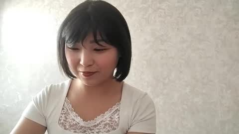 Snapshot of libbiepostlethwaite chatting on June 3, 12:30 pm Molly online show from June 3, 12:30 pm