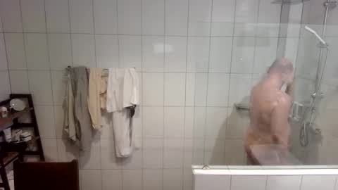 Snapshot of libertarians1972 chatting on October 19, 3:45 pm Cockcentric online show from October 19, 3:45 pm