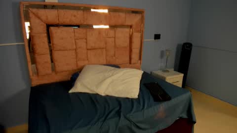 licky_lov online show from September 9, 3:17 am