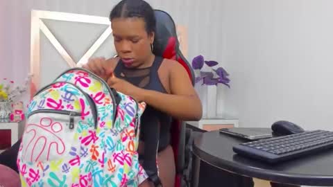 Snapshot of licyevans chatting on November 29, 7:06 pm licy online show from November 29, 7:06 pm