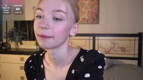 Snapshot of lidiaklemencic chatting on November 19, 8:09 pm Ann online show from November 19, 8:09 pm