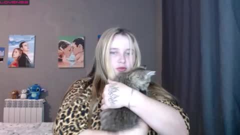 Snapshot of light_lunaa chatting on September 12, 1:55 pm light_lunaa online show from September 12, 1:55 pm