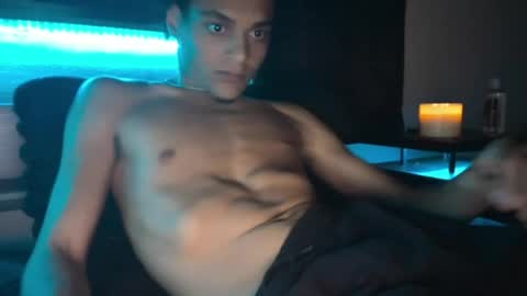 lightskinwithgirth online show from May 19, 1:56 am