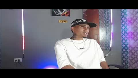 Snapshot of liiaam_lee_ chatting on May 11, 9:34 pm Daniel online show from May 11, 9:34 pm
