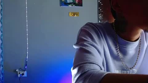 Snapshot of liiaam_lee_ chatting on May 27, 11:57 pm Daniel online show from May 27, 11:57 pm
